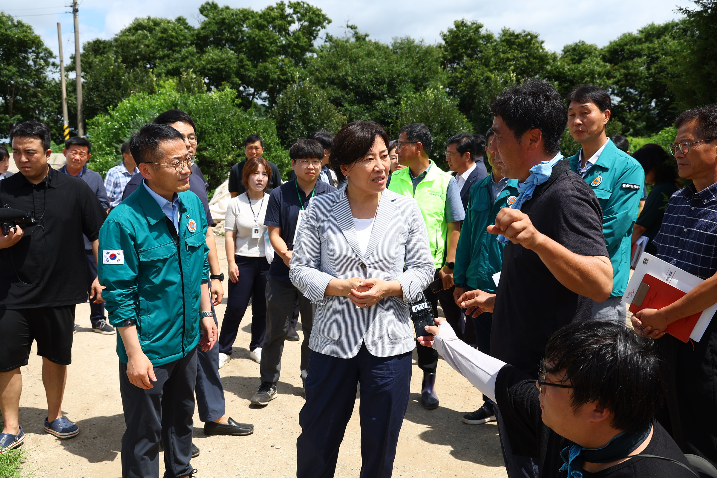 송미령 장관, 상추 생육과 다시 심기(재식) 진행상황 점검