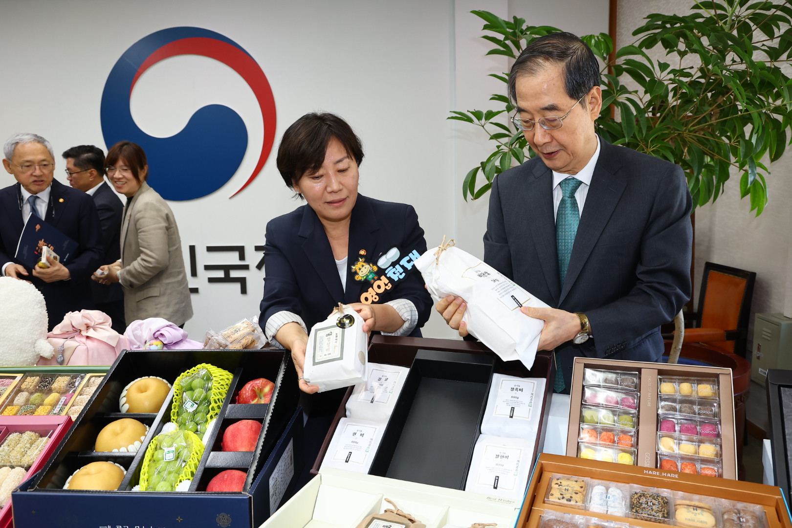 농림축산식품부-해양수산부 장관, '추석 민생 선물세트' 국무위원 대상 홍보