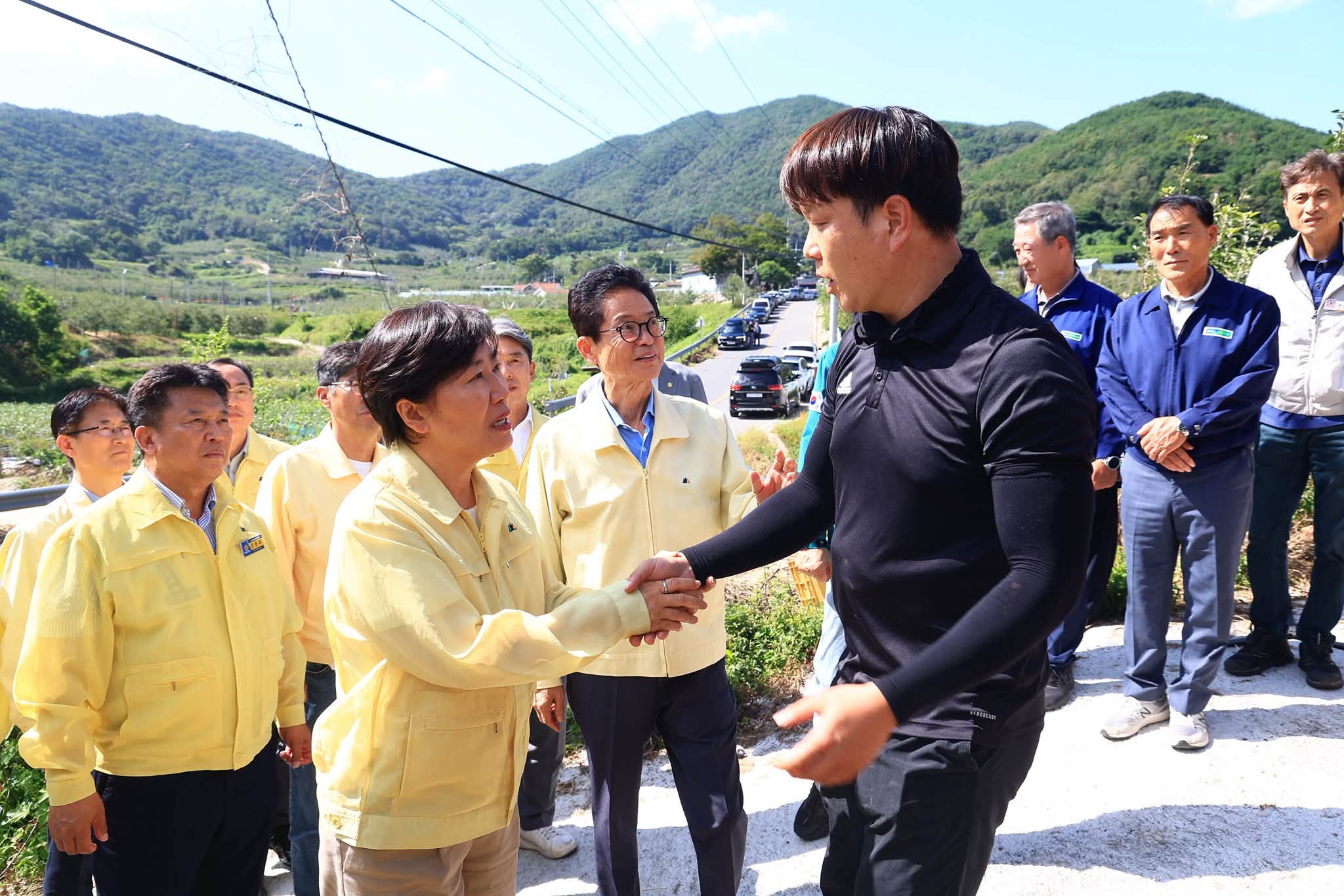 송미령 장관, 추석 성수품(사과) 수급현장 점검