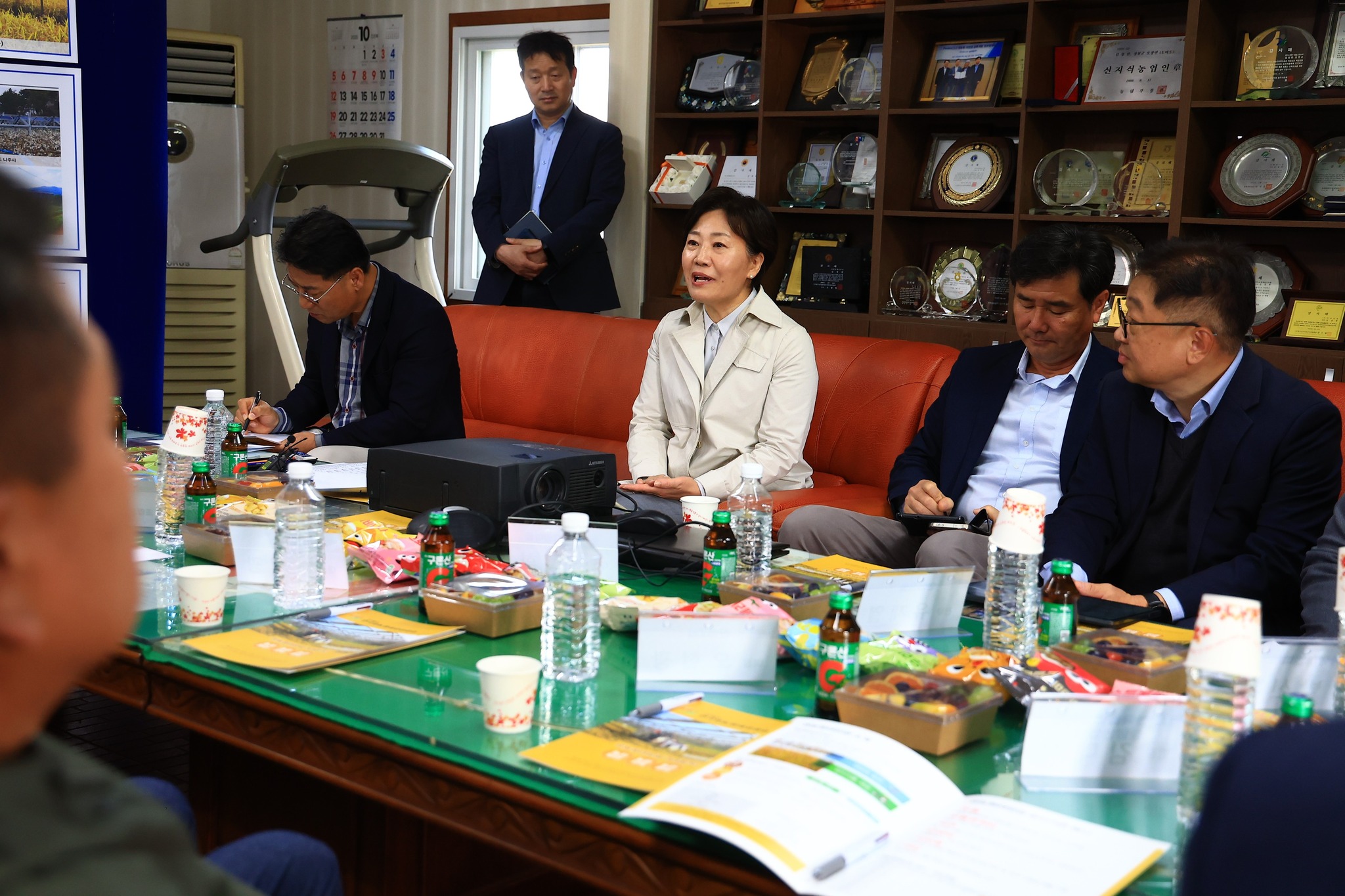 송미령 장관, 청주 오창읍 '영농형 태양광 실증단지' 방문