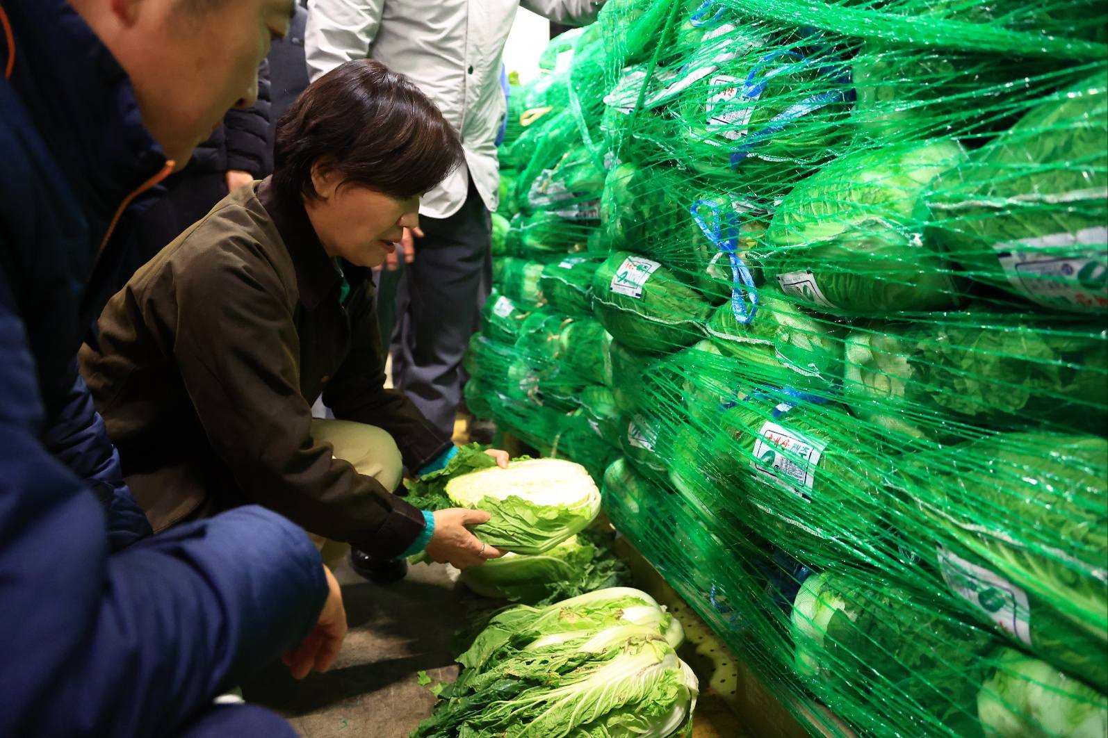 송미령 장관, 김장채소 수급상황 점검