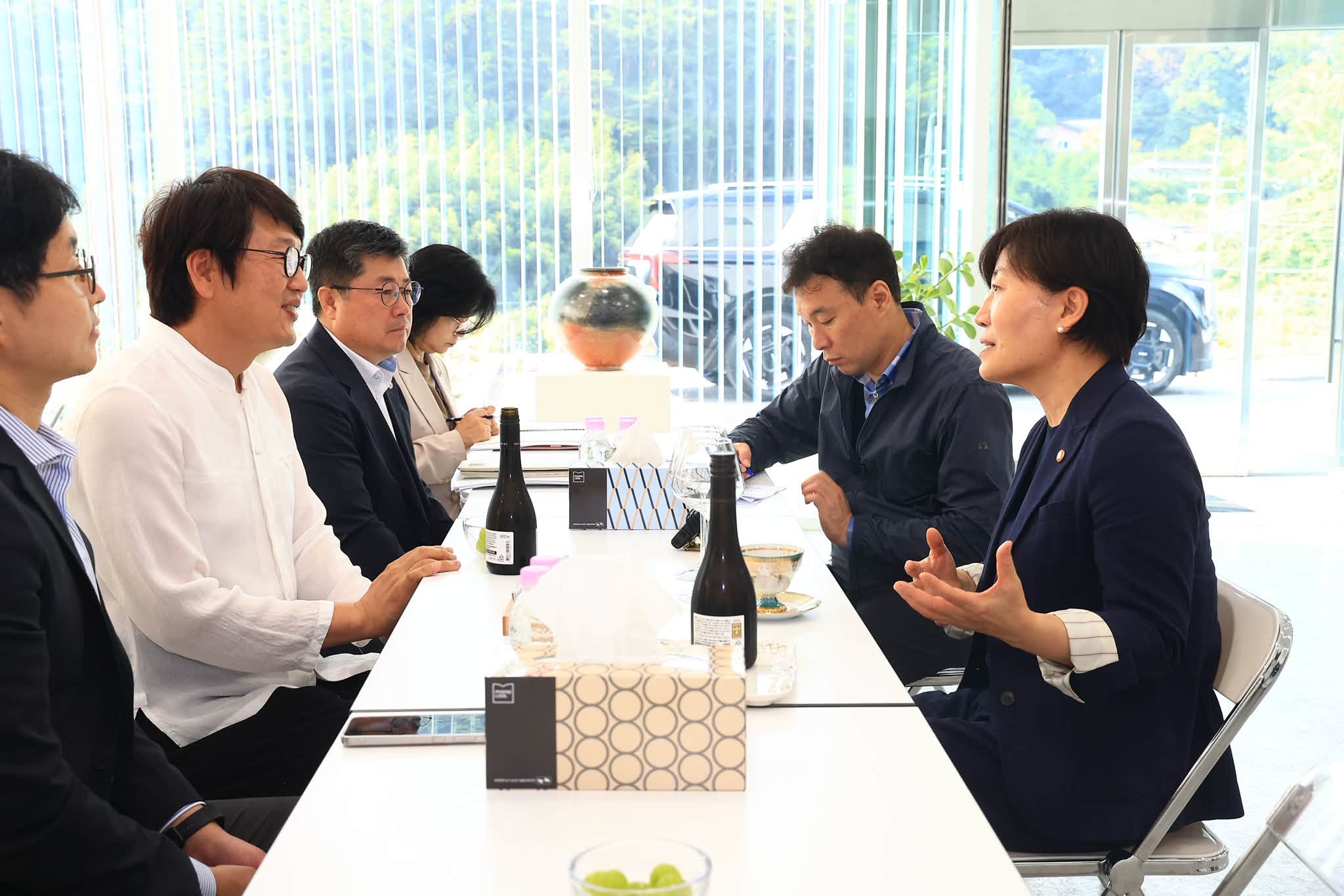 송미령 장관, 농촌창업 선도기업 방문