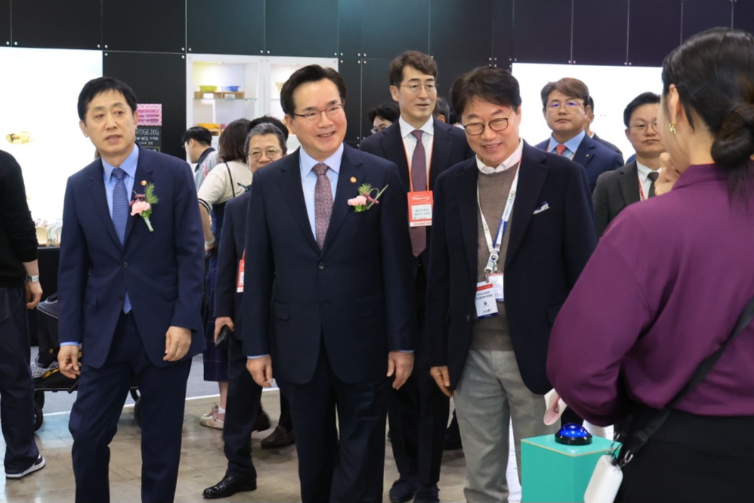 정황근 장관, 금융위원회와 반려동물보험 활성화 업무협약(MOU) 체결