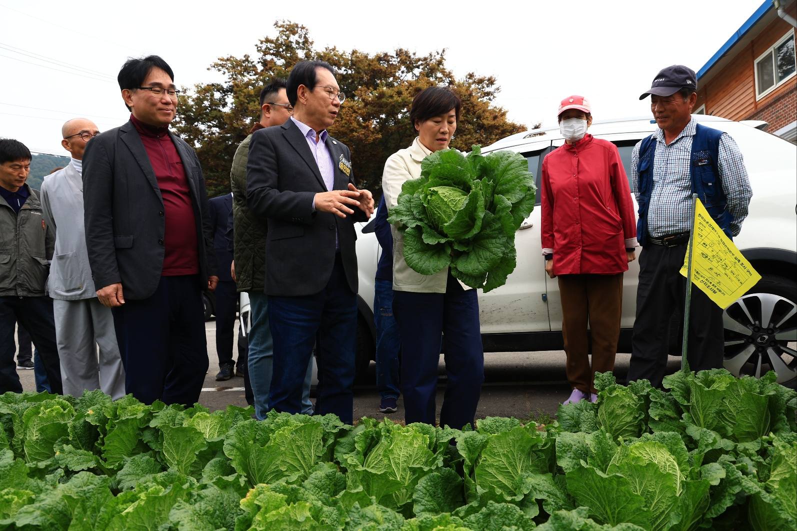 송미령 장관, 김장 배추 수급상황 점검
