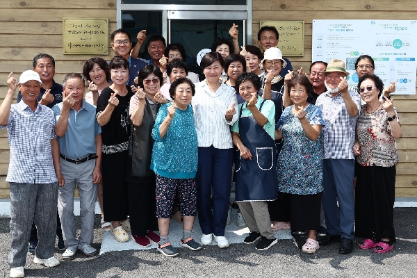 송미령 장관, ‘마을태양광 발전소’ 방문하여 마을 주민들과 농업인들의 의견 청취