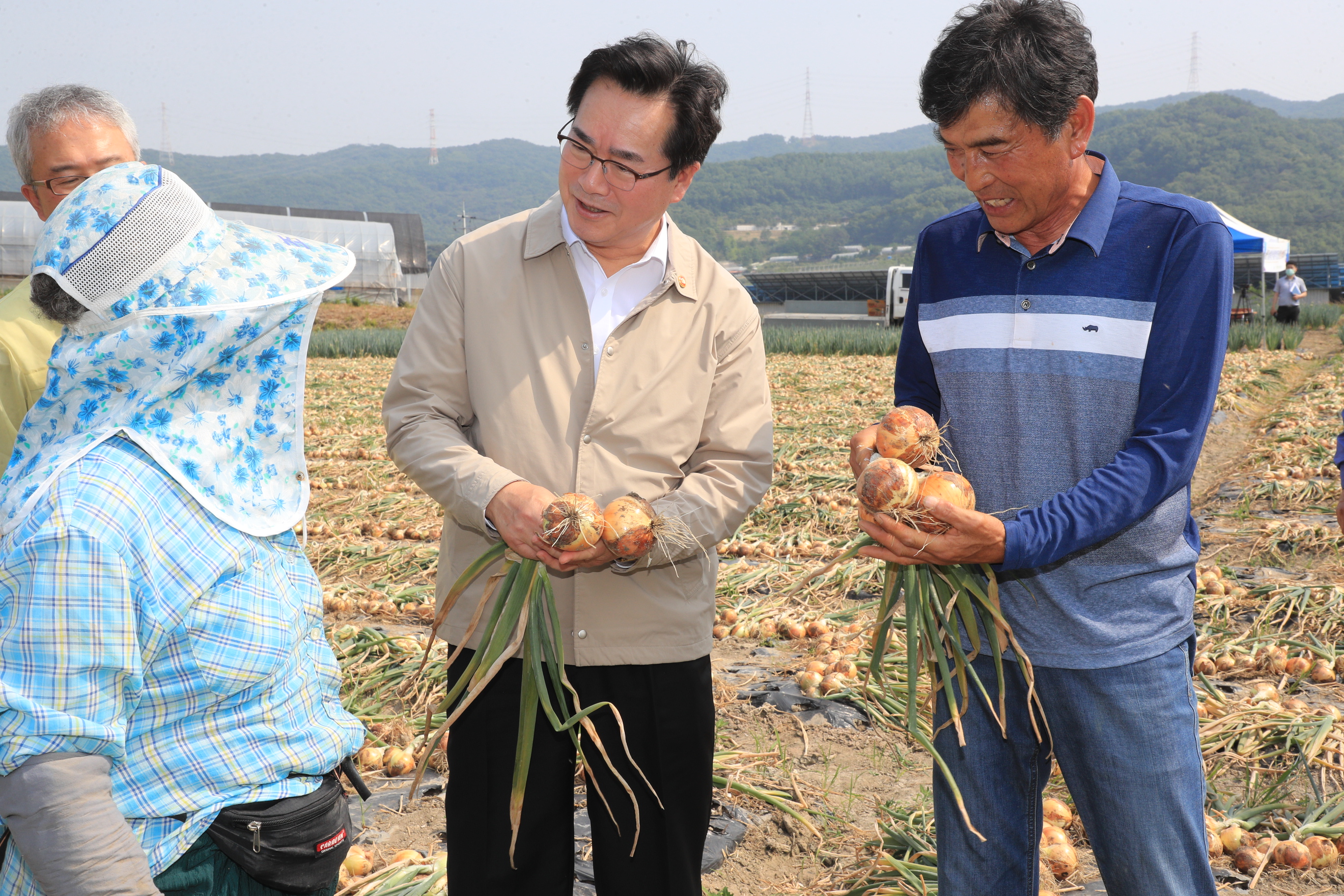 정황근 장관, 가뭄대책 및 농번기 인력수급 현장 점검