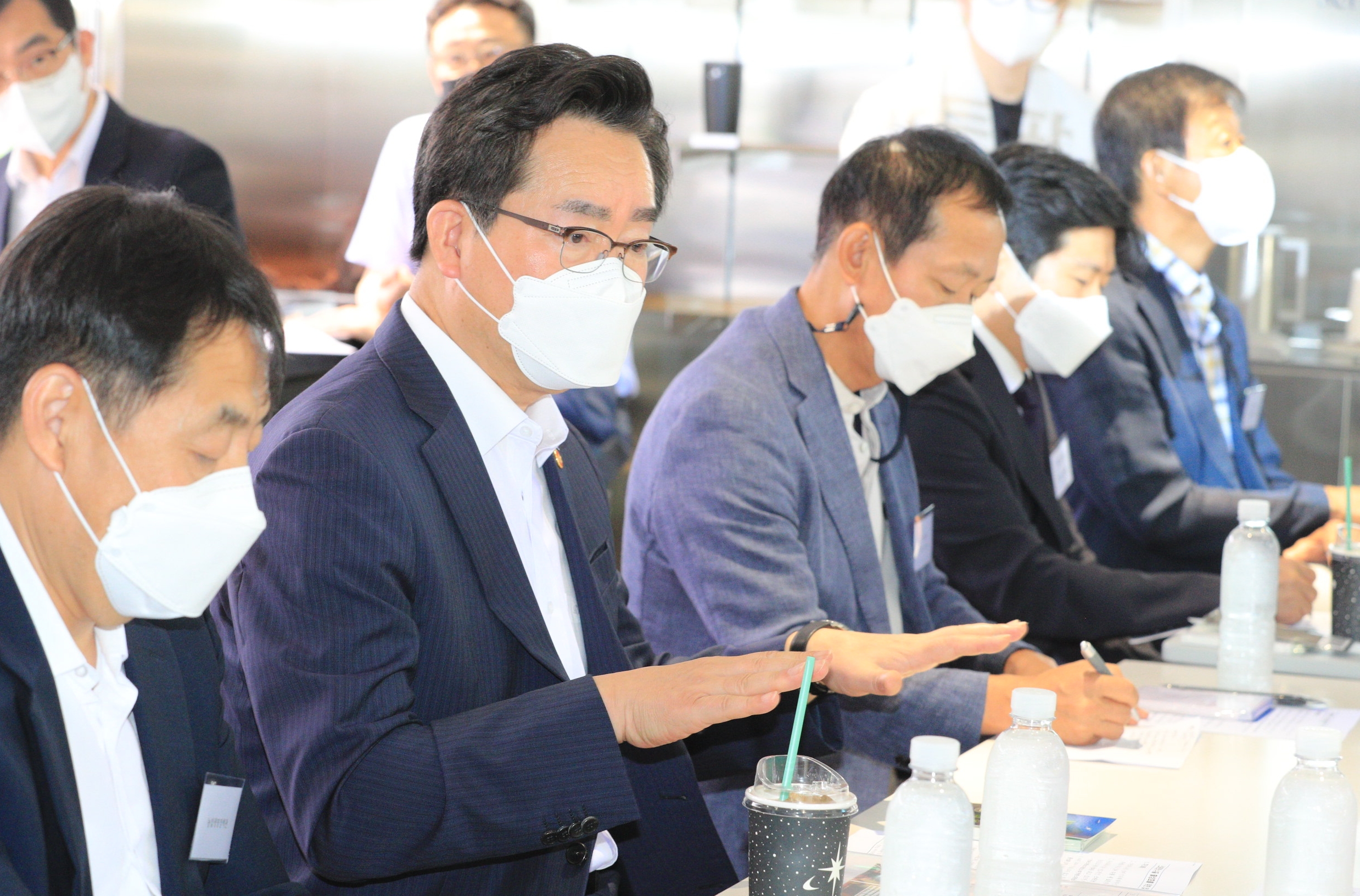 정황근 장관, 스마트팜 수출 활성화를 위한 기업 간담회 개최